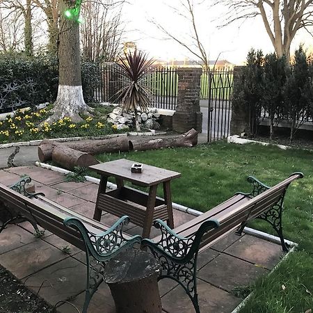 A Gosport Inn Экстерьер фото
